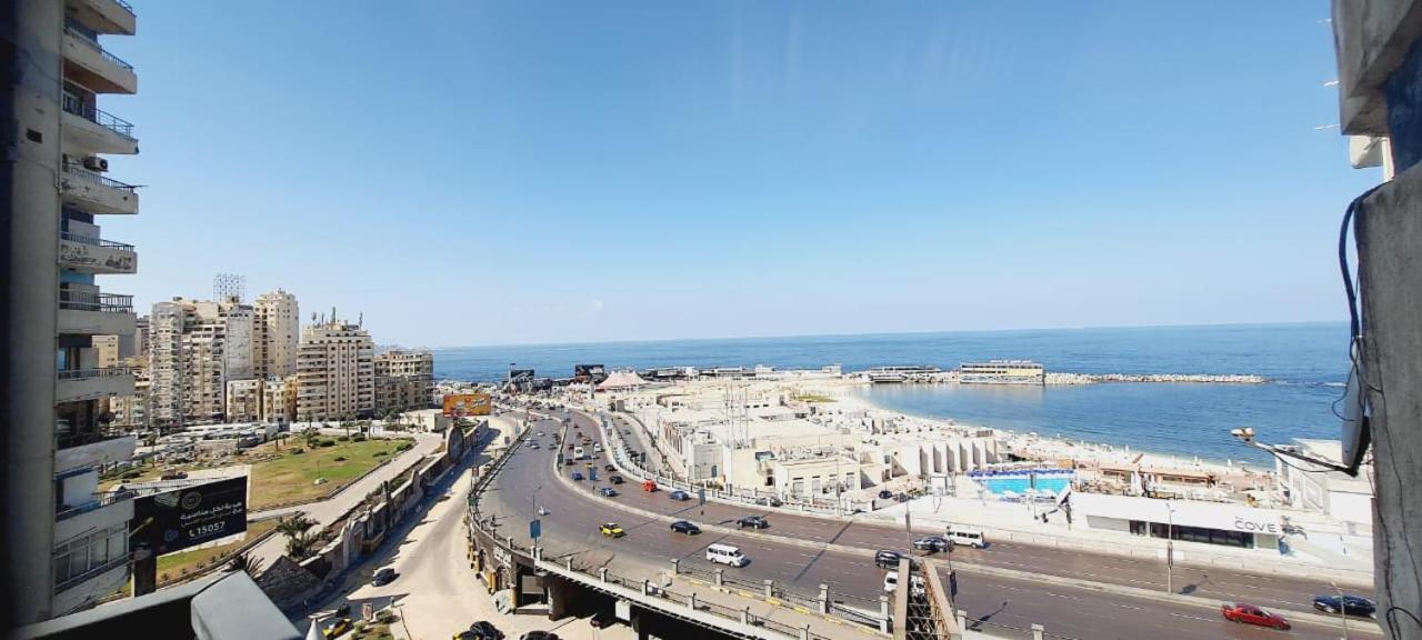 Square - With Side Sea-view *
